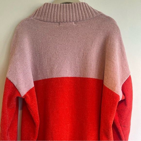 [NEW!] Mock neck chenille two tone sweater ❤️🩷 - Picture 5 of 7
